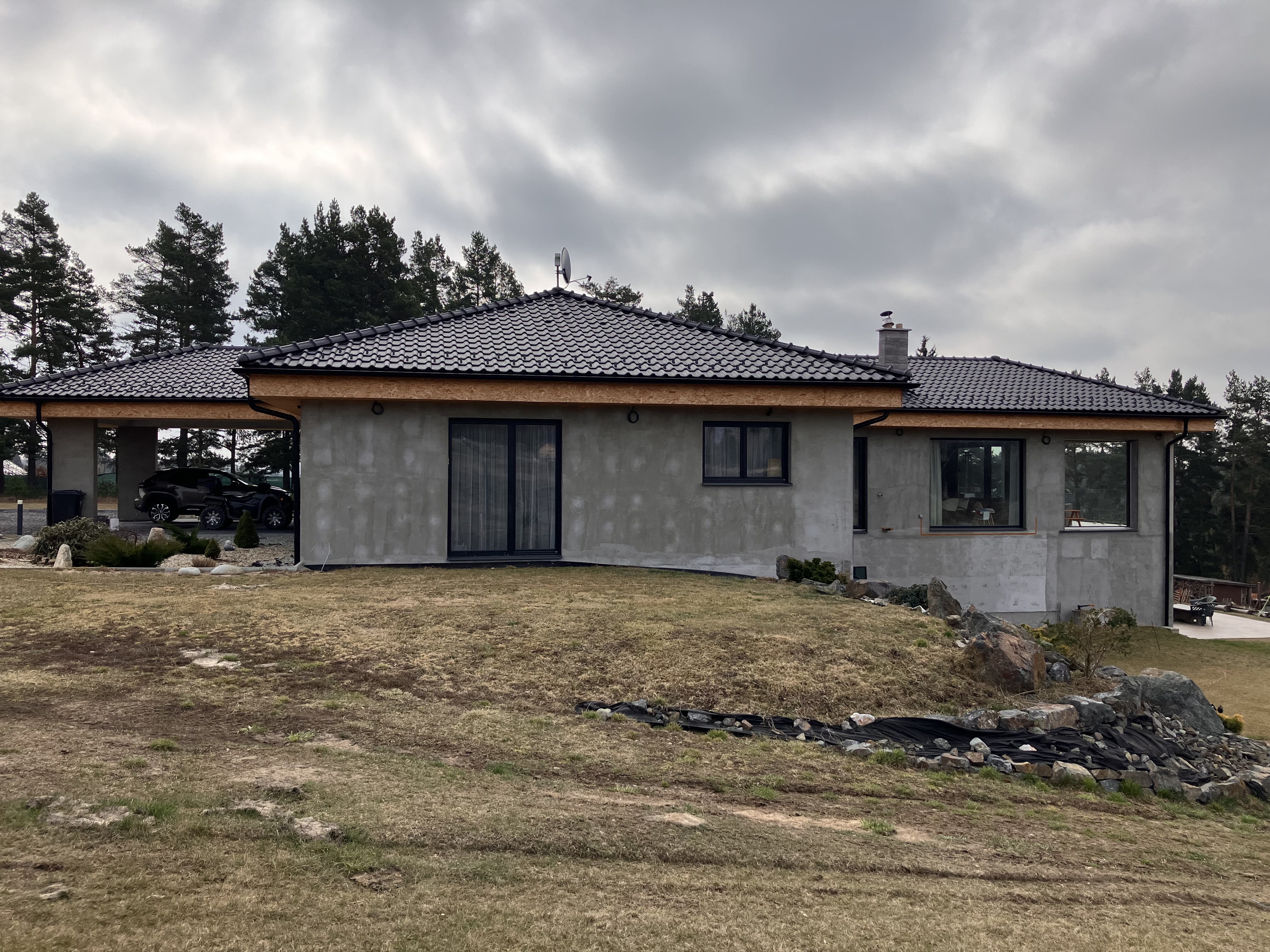 Facade, recoloured — before